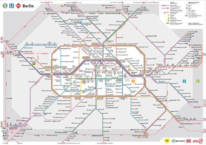 Zeleni bi za okrepitev javnega potniškega prevoza v Gradcu raje kot podzemno železnico videli krožno progo nadzemne železnice (S-Bahn), kot jo imajo denimo v Berlinu Na sliki: zemljevid prog nadzemne in podzemne železnice v Berlinu z bližnjo okolico. | Foto: S. C. (zajem zaslona)