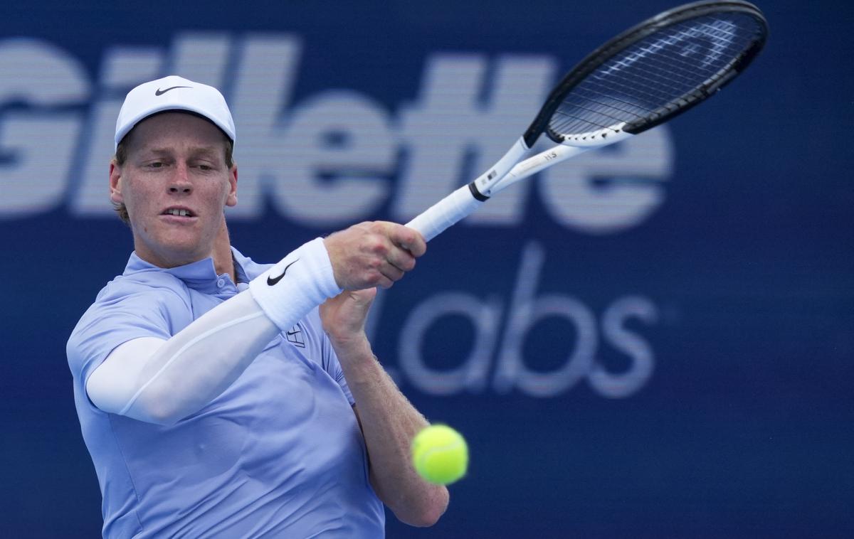 Jannik Sinner | Jannik Sinner je za napredovanje v četrtfinale premagal  Adriana Mannarina.  | Foto Reuters