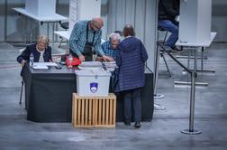 Vse je pripravljeno: mnogi na predčasno glasovanje pred nedeljskim referendumom #foto