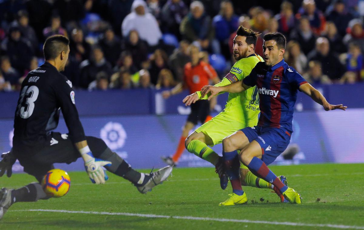 Lionel Messi | Argentinec Lionel Messi je tudi v Valencii pokazal, kaj zmore in zna. | Foto Reuters