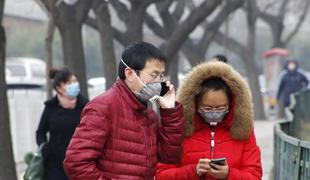 Zrak v Pekingu še naprej obupen, a tokrat brez rdečega alarma