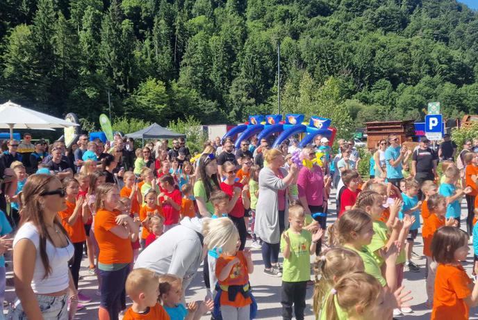 Postani Skazina zvezda: zapoj za dober namen