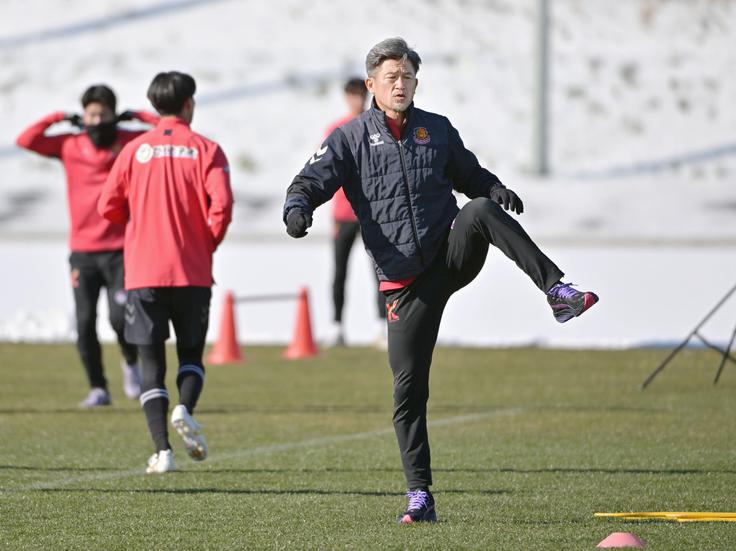 Kasai se zgleduje po 58-letnem nogometašu Kazujošiju Miuri. | Foto: Reuters