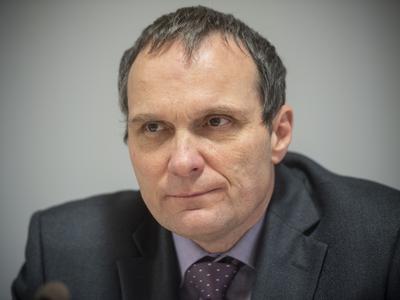 Vlada bo predvidoma danes odločila o soglasju k imenovanju Papeža na čelo Zpiza