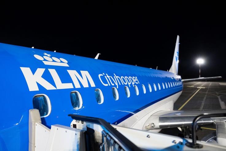 Družba KLM bo poti opravljala z letaloma modelov Embraer E175 in Embraer 190, ki sprejmeta 88 in 100 potnikov. | Foto: Air France