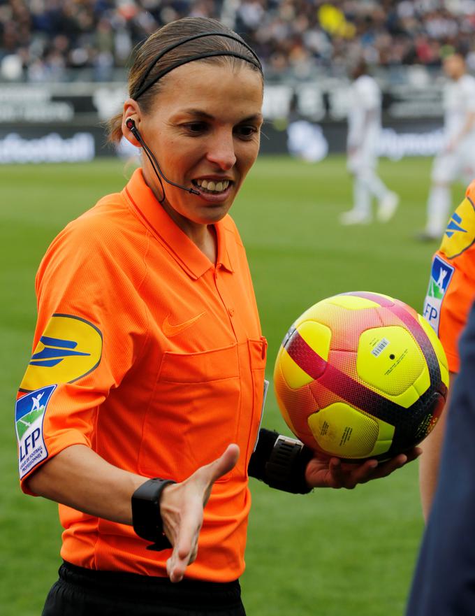 Konec aprila je sodila na prvi tekmi francoskega prvenstva. | Foto: Reuters