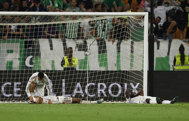 Hector Bellerin je izenačil v zadnjih sekundah sodnikovega podaljška. | Foto: Reuters