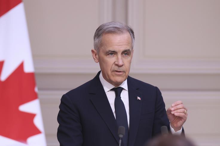 Mark Carney, ki je bil med letoma 2008 in 2013 guverner kanadske centralne banke, med letoma 2013 in 2020 pa guverner britanske centralne banke, je novi kanadski premier postal marca letos. Zdaj bo kanadski premier najverjetneje še prihodnja štiri leta. Carney se je kanadskim volivcem predstavil kot nekdo, ki se bo lahko uspešno kosal s Trumpom. | Foto: Guliverimage