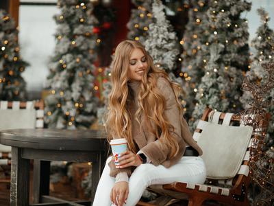 Zimska rutina za sijoče lase: kako izbrati idealno nego?