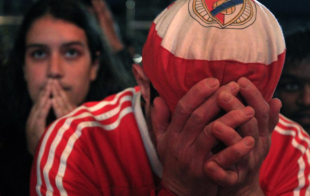 Benfica Navijači | Komu se je zamerila Benfica? Ima pri neuspehih v evropskih finalih resnično prste vmes Guttmannovo prekletstvo? | Foto Reuters