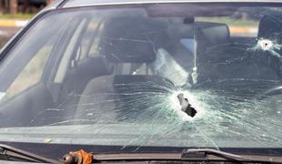 Neznanci na Primorskem poškodovali vozila italijanske novinarske ekipe #video
