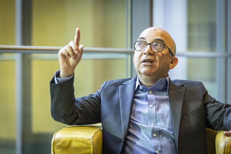 Peshawaria: "Trajnost je po njegovem mogoče razumeti tudi kot največjo poslovno priložnost sodobnega časa – podjetja, ki bodo znala dobičkonosno reševati podnebne, družbene in tehnološke izzive, bodo dolgoročno tudi najbolj uspešna." | Foto: Bojan Puhek