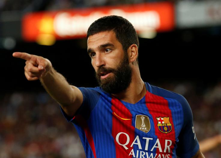 Arda Turan je v bogati nogometni karieri nosil tudi dres Barcelone. | Foto: Reuters