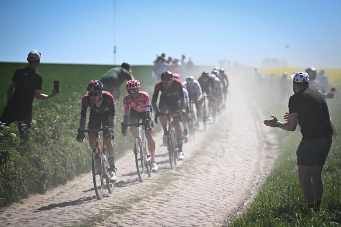 Znamenite kocke na dirki Pariz-Roubaix bodo tudi del trase Dirke po Franciji. | Foto: Guliverimage/Vladimir Fedorenko