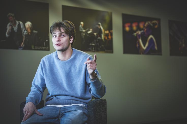 "Eden izmed dražjih trenutkov v karieri mi je bil, ko sem preteklo leto začel manjšo turnejo in sem prvič najavil koncert ter prodajo kart. To je bilo ravno v Cvetličarni, ki se je razprodala v eni uri." | Foto: Ana Kovač