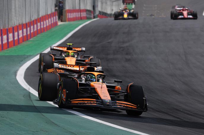 Sao Paulo Oscar Piastri Lando Norris McLaren | Večji del šprinta je dobil Oscar Piastri, a je štiri kroge pred ciljem predse spustil Landa Norrisa. | Foto Reuters