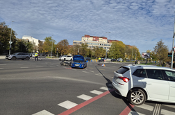 Prometna nesreča v Ljubljani: trčila avto in motor #foto