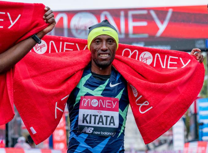 Londonski maraton je bil prvi večji maraton v obdobju pandemije. Med zmagovalce se je nekoliko presenetljivo vpisal Etiopijec Shure Kitata (2:05:41). | Foto: Getty Images