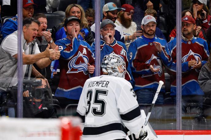 Kings Los Angeles | Kralji so na prvi tekmi v ligi NHL po koncu kariere Anžeta Kopitarja prejeli osem zadetkov. | Foto Reuters