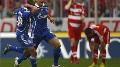 Schalke suspendiral Krstajića in Rakitića