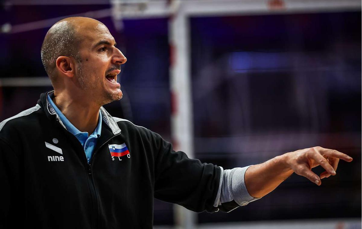 slovenska odbojkarska reprezentanca, Fabio Soli | Slovenski selektor Fabio Soli z videnim v Bolgariji ni bil najzadovoljnejši. | Foto VolleyballWorld