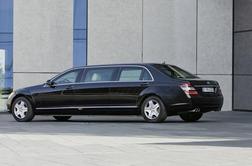 Mercedesova 6,4 metra dolga limuzina za milijon evrov, vozili so jo zvezdniki in diktatorji