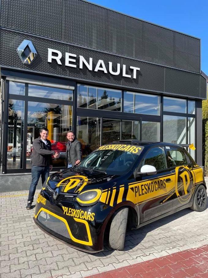 Glavni pokrovitelj pokala je postal Renaultov trgovec Pleško Cars iz Brezovice. | Foto: Lema Racing