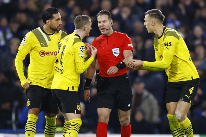 Borussia Dortmund | Nogometaši Borussie Dortmund se niso mogli sprijazniti z odločitvami glavnega sodnika Dannyja Makkelieja. | Foto Reuters