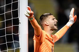 Bizaren avtogol Olimpije, ki je vendarle napredovala #video