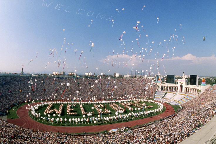 Pogled na kultni Los Angeles Memorial Coliseum in olimpijske igre 1984. Čez dve leti bo znova prizorišče olimpijskih bojev. | Foto: Guliverimage