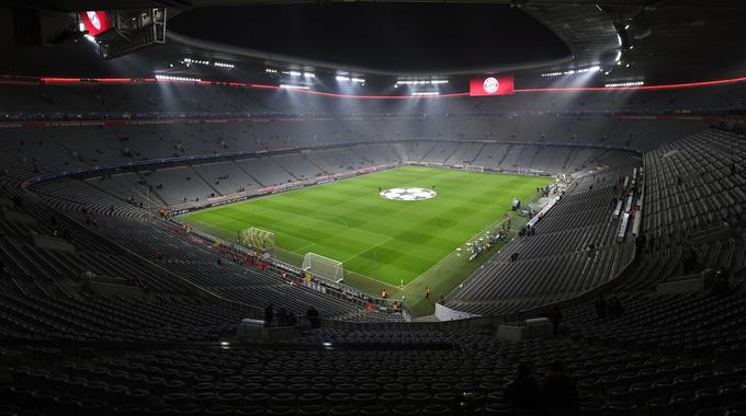 Stadion, bolj znan pod imenom Allianz Arena, je dom nemškega velikana Bayerna. Na Euru bomo na njem 14. junija spremljali uvodno tekmo med Nemčijo in Škotsko, 25. junija pa tudi dvoboj Slovenije in Srbije. Vsega skupaj bo gostil šest tekem turnirja. | Foto: Guliverimage