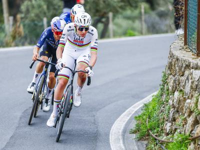 Nor podvig Pogačarja, po padcu se je vrnil in osvojil Sanremo!