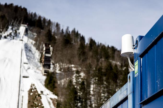 Tudi ob skakalnicah so bile zagotovljene internetne in IPTV-povezave. | Foto: Ana Kovač