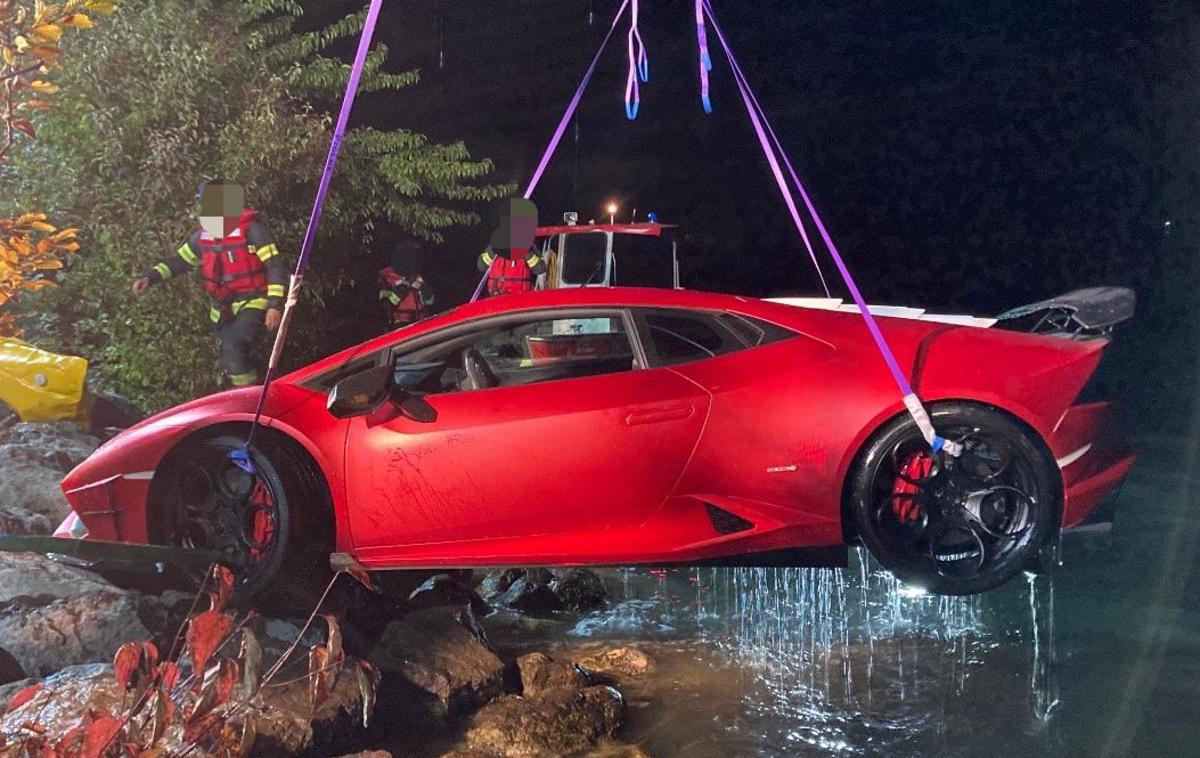 Lamborghini huracan | Reševanje iz jezera je trajalo tri ure, sodelovalo je 31 ljudi. | Foto Polizei OÖ