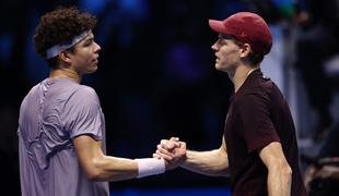 Sinner dobil še tretji dvoboj, zadnji finalist Auger-Aliassime