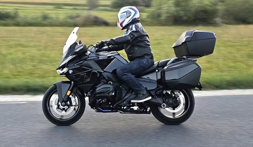 Tehnično dovršen potovalni motocikel, in to brez kompromisov