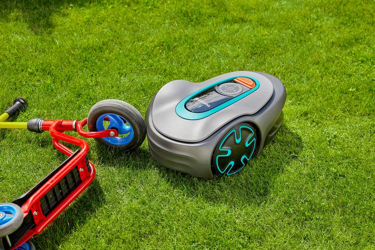 Sileno Minimo je najmanjša robotska kosilnica, ki jo namestite z aplikacijo GARDENA Bluetooth® na razdalji do deset metrov. | Foto: 