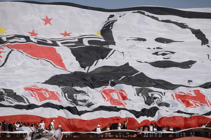 Navijači Sao Paula ga obožujejo. Posvetili so mu tudi ta orjaški navijaški transparent. | Foto: Guliverimage/Vladimir Fedorenko