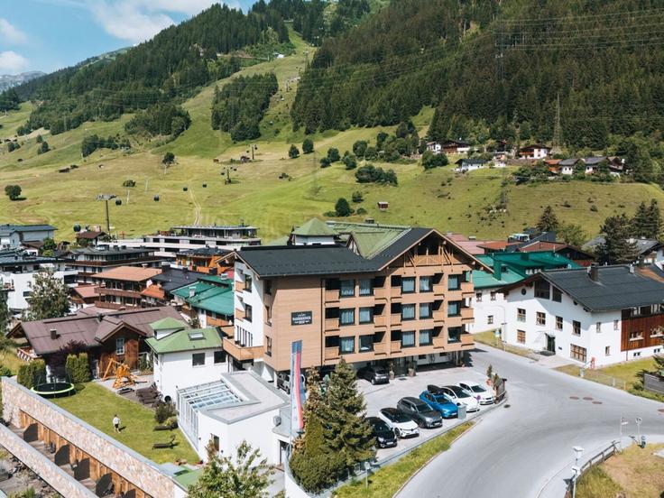 "Poleti si vesel, če končaš z ničlo, saj plusa takrat ne delaš. No, morda ga kdo naredi, a ljudje poleti hotele odprejo bolj zaradi tega, da obdržijo delavce, da se ti nato vrnejo tudi za zimsko sezono." | Foto: Osebni arhiv Mashe Cordin