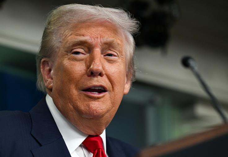 Trump: "Želimo si obrambo, a želimo si tudi napad." | Foto: Reuters