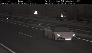 Na štajerski avtocesti si je dal duška: z lamborghinijem kar 217 kilometrov na uro