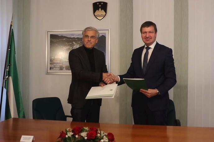 Podpis pogodbe za gradnjo najemnih stanovanj, Rogaška Slatina | Po današnjem podpisu pogodbe za zemljišče, veliko skoraj 1.480 kvadratnih metrov, bo kot investitor novega objekta nastopal sklad. | Foto Občina Rogaška Slatina