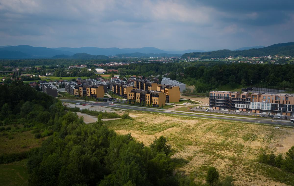 Zemljišče za novo sosesko Novo Brdo v Ljubljani | Skupno bo v naselju Zeleni gaj in Novo Brdo več kot tisoč stanovanj. | Foto STA