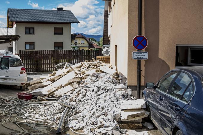 Gradbene odpadke je treba odpeljati v zbirne centre. | Foto: Ana Kovač