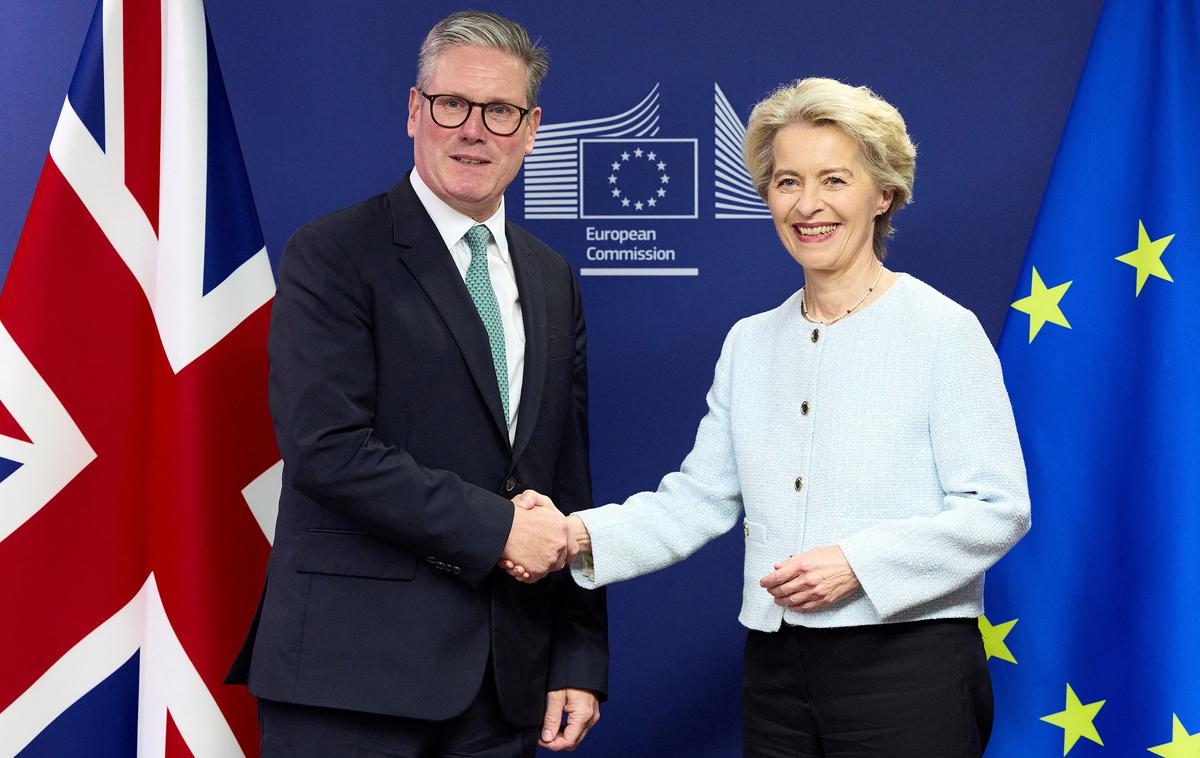 Keir Stamer, Ursula von der Leyen | Obnovitev odnosov z EU ne pomeni vrnitve Otoka v Unijo, si pa britanski laburisti želijo izboljšanja obstoječega sporazuma o trgovini in sodelovanju. Med drugim si britanska vlada prizadeva za nov varnostni sporazum z Unijo, veterinarski sporazum, s katerim bi omilili nadzor na mejah, pa tudi medsebojno priznanje poklicnih kvalifikacij. | Foto Reuters