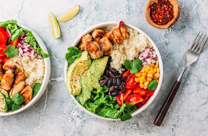 Ustvarite bowlo iz svoje najljubše zelenjave in riža ali kvinoje. | Foto: Shutterstock