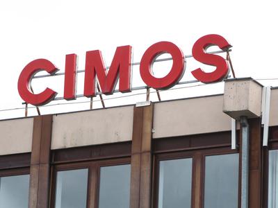 Cimosov lastnik terjatve pretvarja v kapital, družba lani poslovala veliko izgubo