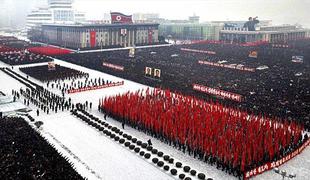 Severnokorejci množično v podporo Kim Jong Unu