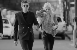 Supermodel Abbey Lee s svojim bendom za modno hišo Balmain