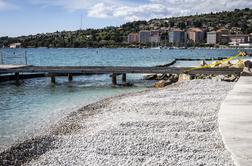 V hotelu v Portorožu neznanec vstopal v sobe, v eni naletel na presenečenega gosta